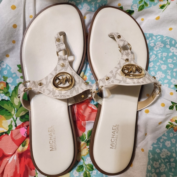 Michael Kors sandals - Picture 2 of 3